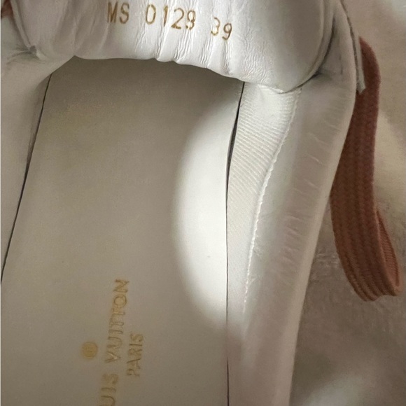 Louis Vuitton sneakers size 39 - Picture 8 of 12